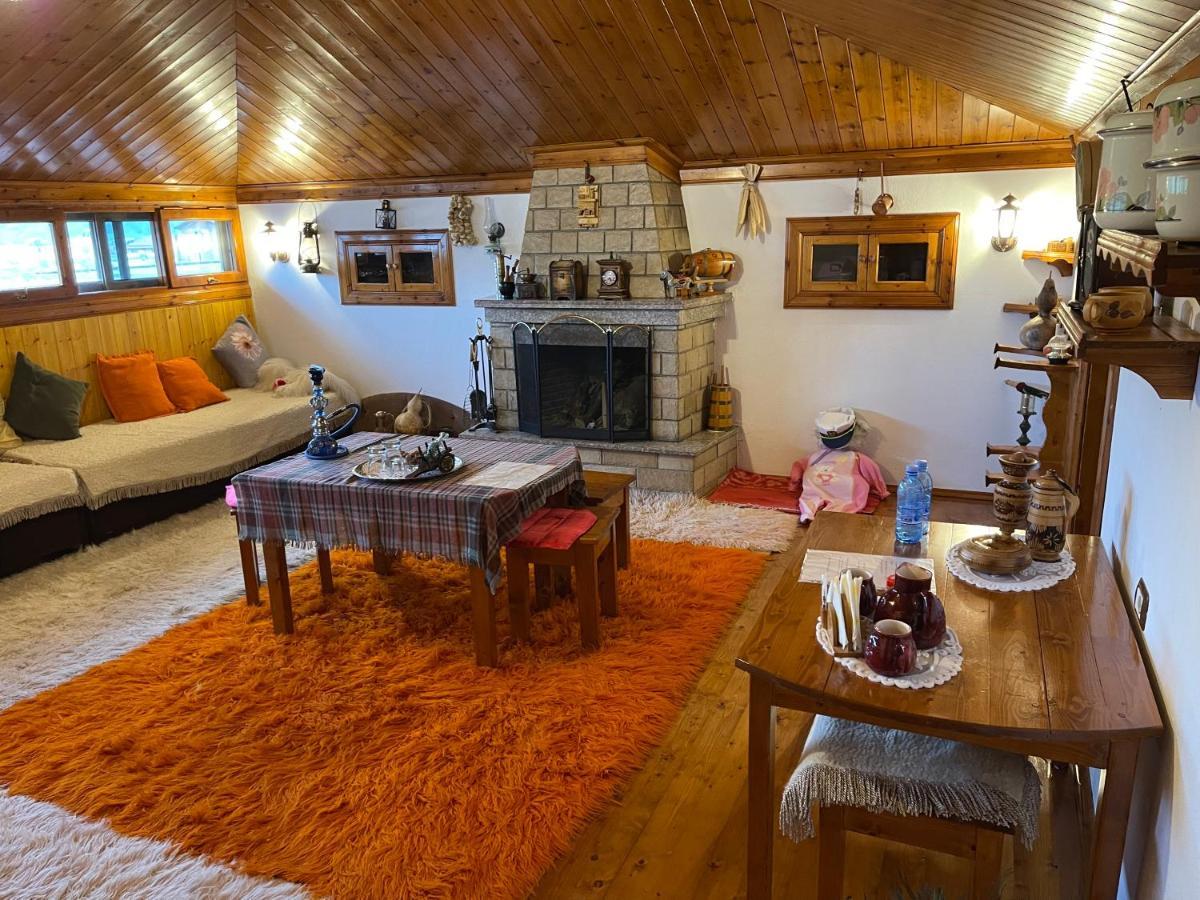 Raisa Guesthouse 12 เบราท ภายนอก รูปภาพ