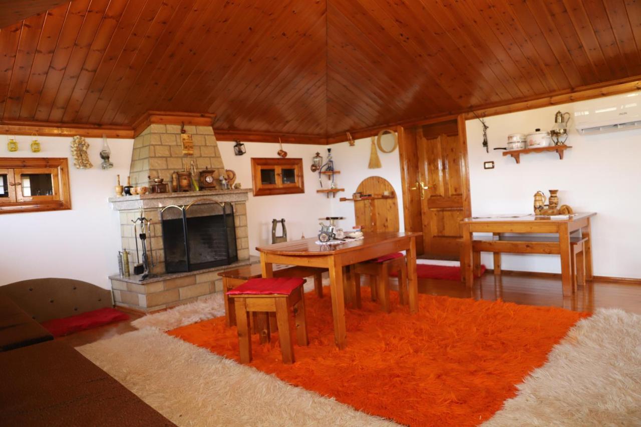 Raisa Guesthouse 12 เบราท ภายนอก รูปภาพ