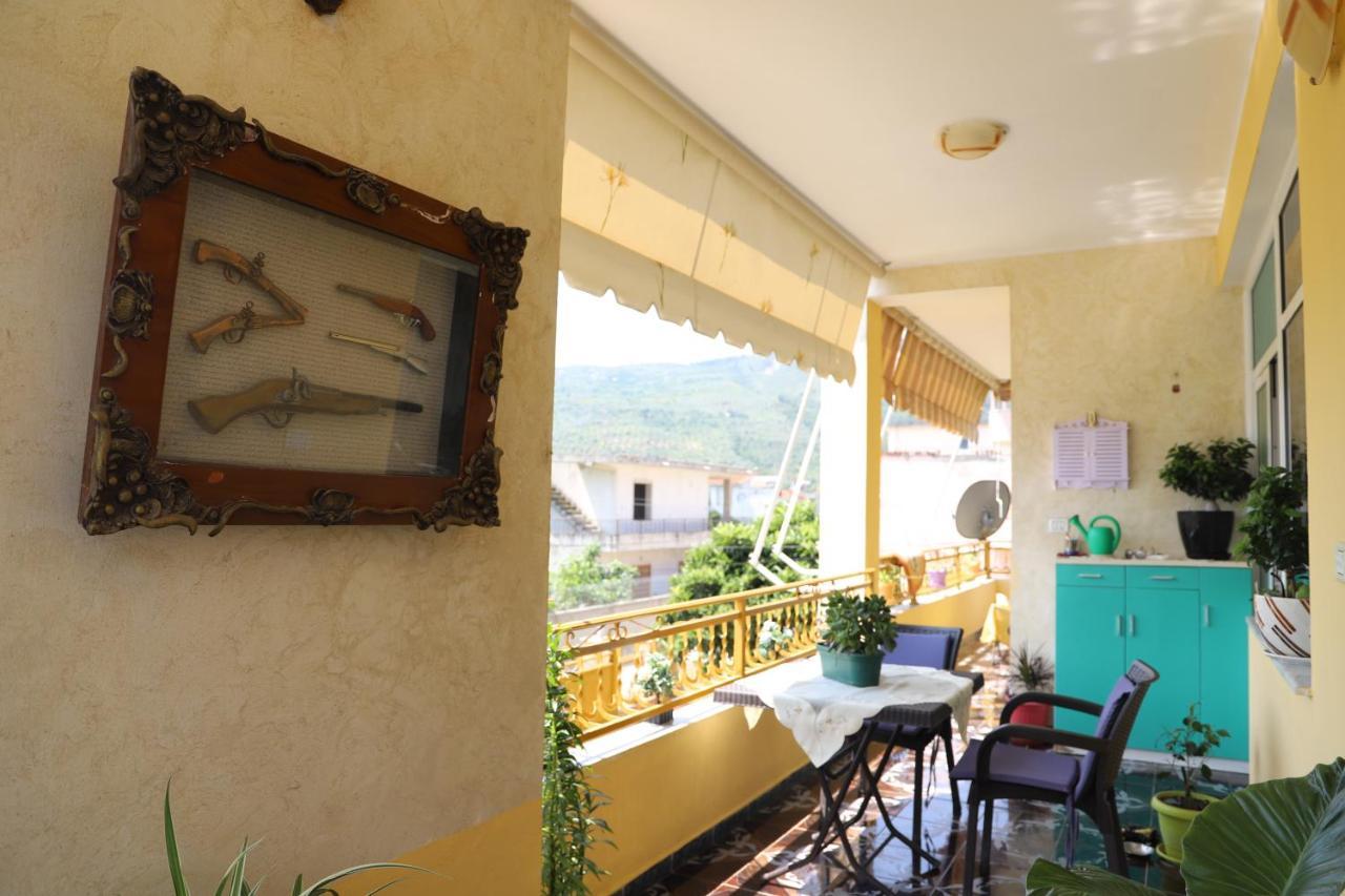 Raisa Guesthouse 12 เบราท ภายนอก รูปภาพ